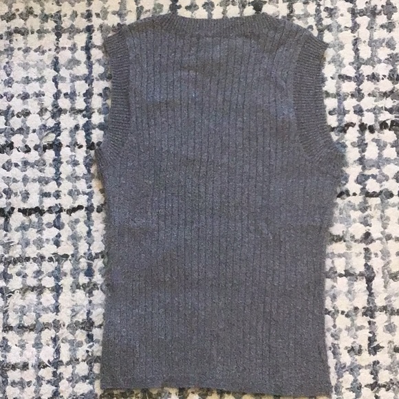 Beautiful sparkly AK Anne Klein PS V neck top-very good condition - Picture 3 of 4